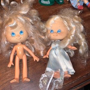 Bundle of 2 dolls Made in China 5 inches